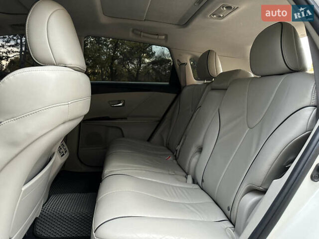 Белый Тойота Венза, объемом двигателя 2.7 л и пробегом 145 тыс. км за 13499 $, фото 21 на Automoto.ua