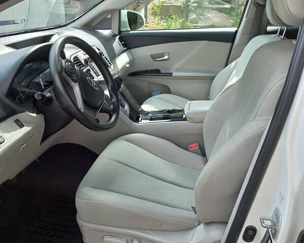 Белый Тойота Венза, объемом двигателя 3.5 л и пробегом 131 тыс. км за 15200 $, фото 9 на Automoto.ua