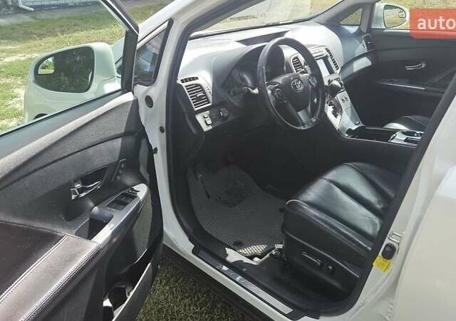 Белый Тойота Венза, объемом двигателя 2.67 л и пробегом 207 тыс. км за 12700 $, фото 19 на Automoto.ua