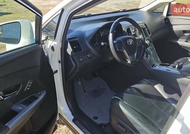 Белый Тойота Венза, объемом двигателя 2.67 л и пробегом 207 тыс. км за 12700 $, фото 12 на Automoto.ua