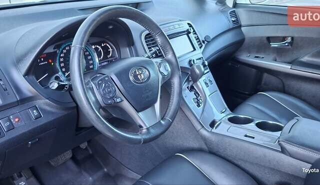 Белый Тойота Венза, объемом двигателя 2.7 л и пробегом 215 тыс. км за 13700 $, фото 5 на Automoto.ua