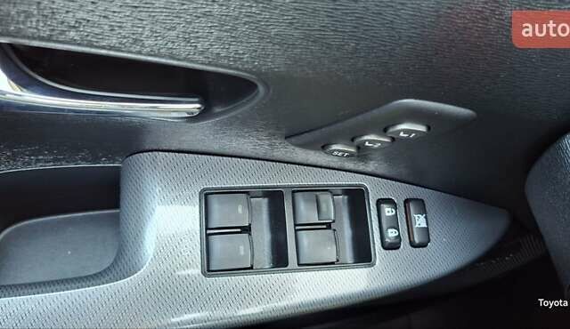 Белый Тойота Венза, объемом двигателя 2.7 л и пробегом 215 тыс. км за 13700 $, фото 15 на Automoto.ua