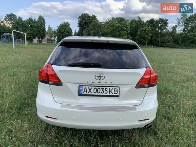 Белый Тойота Венза, объемом двигателя 2.69 л и пробегом 164 тыс. км за 15999 $, фото 1 на Automoto.ua