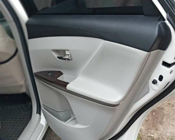 Білий Тойота Венза, об'ємом двигуна 2.67 л та пробігом 130 тис. км за 12200 $, фото 4 на Automoto.ua