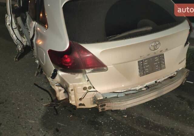 Білий Тойота Венза, об'ємом двигуна 2.7 л та пробігом 183 тис. км за 6000 $, фото 3 на Automoto.ua