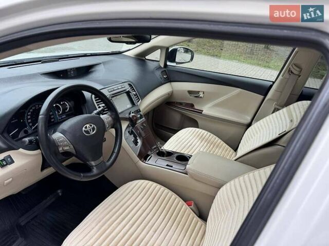 Белый Тойота Венза, объемом двигателя 2.67 л и пробегом 103 тыс. км за 16500 $, фото 5 на Automoto.ua