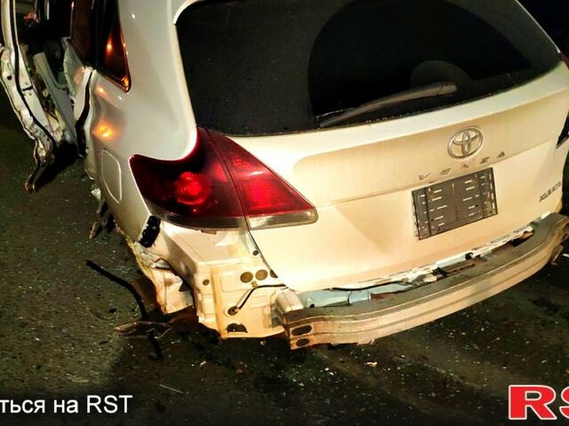 Білий Тойота Венза, об'ємом двигуна 2.7 л та пробігом 185 тис. км за 5000 $, фото 3 на Automoto.ua