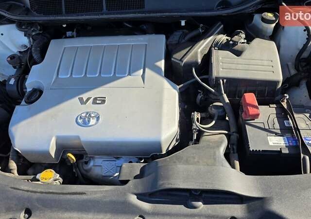 Белый Тойота Венза, объемом двигателя 3.5 л и пробегом 169 тыс. км за 17000 $, фото 10 на Automoto.ua
