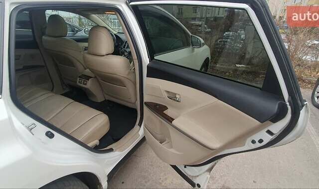 Білий Тойота Венза, об'ємом двигуна 2.7 л та пробігом 150 тис. км за 11000 $, фото 4 на Automoto.ua