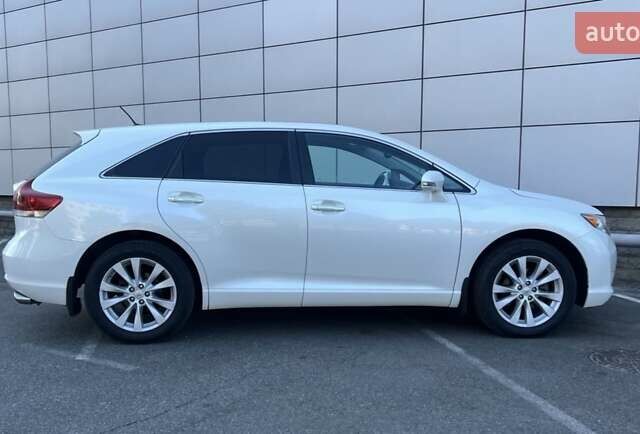 Белый Тойота Венза, объемом двигателя 2.7 л и пробегом 215 тыс. км за 13700 $, фото 2 на Automoto.ua