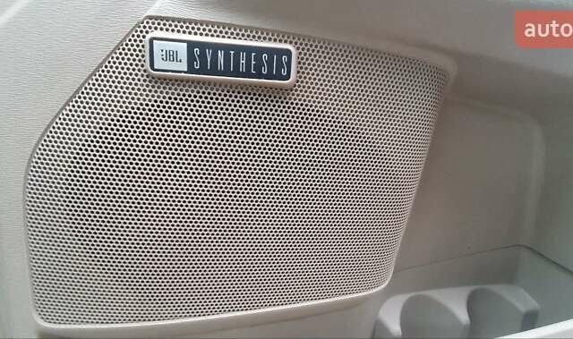 Білий Тойота Венза, об'ємом двигуна 2.7 л та пробігом 150 тис. км за 11000 $, фото 5 на Automoto.ua