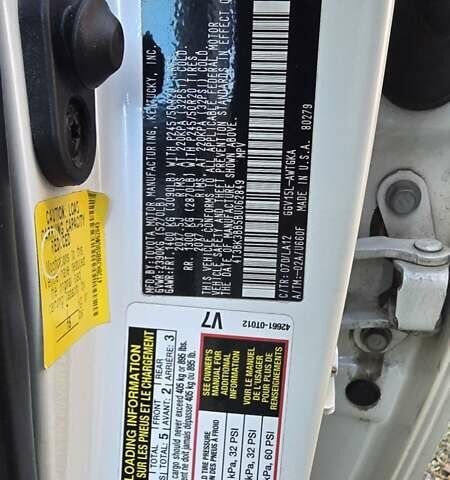 Белый Тойота Венза, объемом двигателя 3.5 л и пробегом 169 тыс. км за 17000 $, фото 5 на Automoto.ua