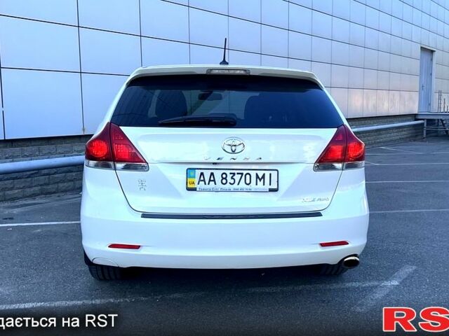 Белый Тойота Венза, объемом двигателя 2.7 л и пробегом 212 тыс. км за 14500 $, фото 1 на Automoto.ua