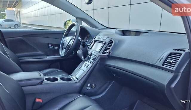 Белый Тойота Венза, объемом двигателя 2.7 л и пробегом 215 тыс. км за 13700 $, фото 7 на Automoto.ua
