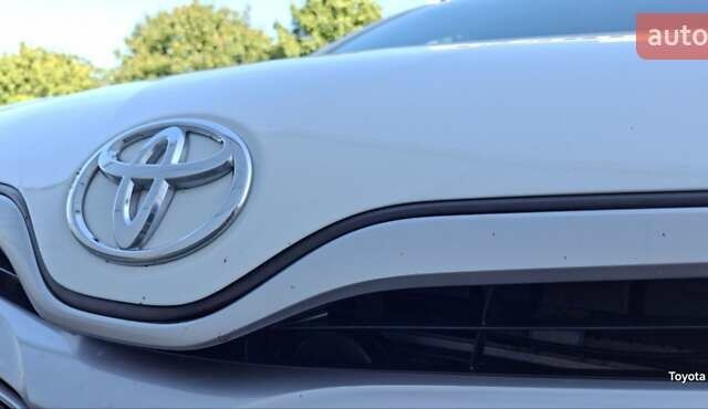 Белый Тойота Венза, объемом двигателя 2.7 л и пробегом 215 тыс. км за 13700 $, фото 17 на Automoto.ua