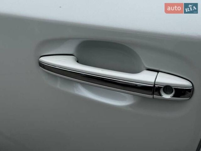 Білий Тойота Венза, об'ємом двигуна 2.7 л та пробігом 164 тис. км за 15690 $, фото 8 на Automoto.ua