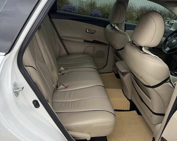 Белый Тойота Венза, объемом двигателя 2.67 л и пробегом 237 тыс. км за 18000 $, фото 7 на Automoto.ua