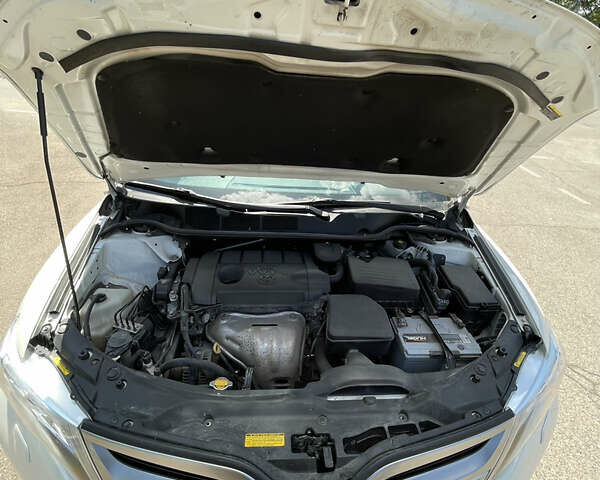 Белый Тойота Венза, объемом двигателя 2.7 л и пробегом 148 тыс. км за 17800 $, фото 13 на Automoto.ua