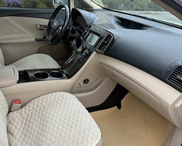 Белый Тойота Венза, объемом двигателя 2.67 л и пробегом 237 тыс. км за 18000 $, фото 5 на Automoto.ua