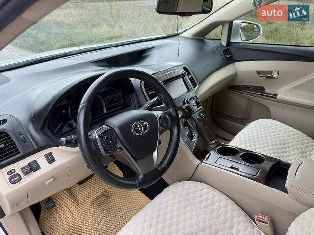 Белый Тойота Венза, объемом двигателя 2.67 л и пробегом 237 тыс. км за 18000 $, фото 12 на Automoto.ua