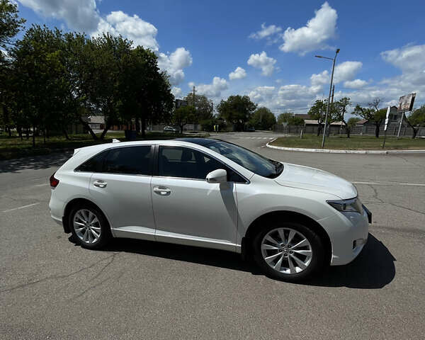 Белый Тойота Венза, объемом двигателя 2.7 л и пробегом 148 тыс. км за 17800 $, фото 2 на Automoto.ua