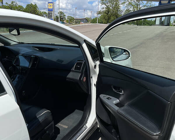 Белый Тойота Венза, объемом двигателя 2.7 л и пробегом 148 тыс. км за 17800 $, фото 10 на Automoto.ua