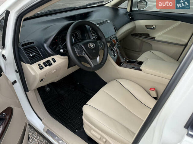 Белый Тойота Венза, объемом двигателя 2.7 л и пробегом 127 тыс. км за 15300 $, фото 9 на Automoto.ua