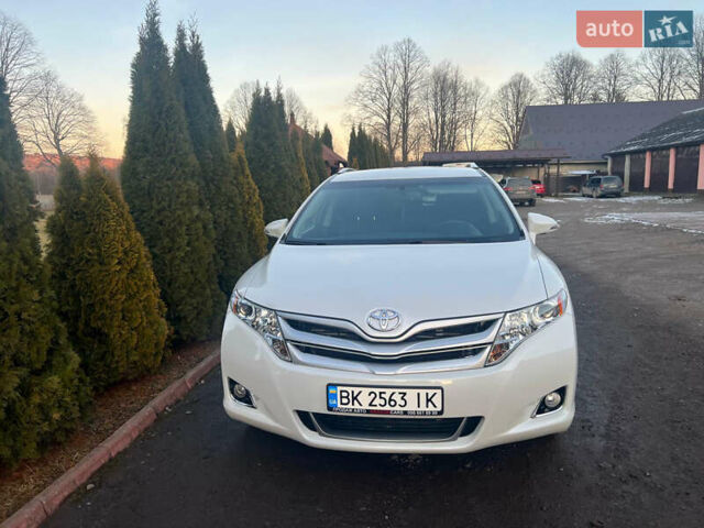 Белый Тойота Венза, объемом двигателя 3.5 л и пробегом 230 тыс. км за 13000 $, фото 2 на Automoto.ua