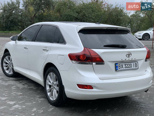 Белый Тойота Венза, объемом двигателя 2.7 л и пробегом 143 тыс. км за 17299 $, фото 4 на Automoto.ua