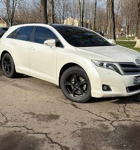 Белый Тойота Венза, объемом двигателя 2.7 л и пробегом 137 тыс. км за 17000 $, фото 3 на Automoto.ua