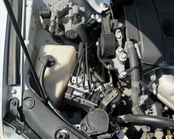 Белый Тойота Венза, объемом двигателя 2.7 л и пробегом 115 тыс. км за 15977 $, фото 10 на Automoto.ua