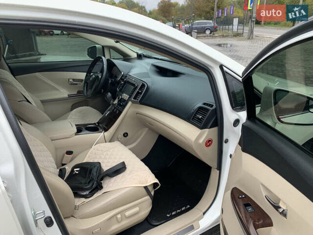 Белый Тойота Венза, объемом двигателя 2.7 л и пробегом 143 тыс. км за 17299 $, фото 6 на Automoto.ua