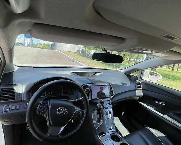 Белый Тойота Венза, объемом двигателя 2.7 л и пробегом 148 тыс. км за 17800 $, фото 6 на Automoto.ua
