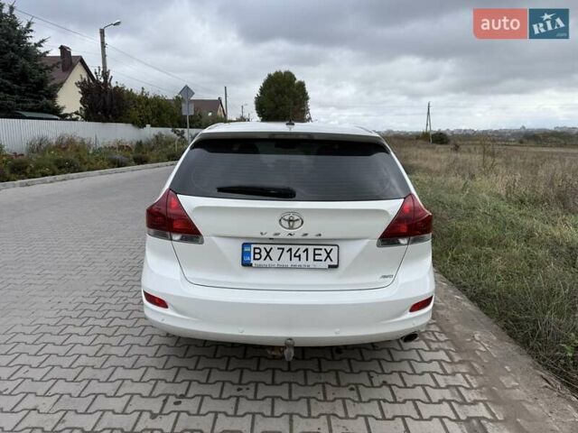 Белый Тойота Венза, объемом двигателя 2.67 л и пробегом 237 тыс. км за 18000 $, фото 3 на Automoto.ua