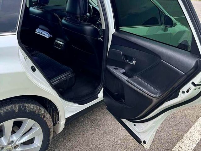 Белый Тойота Венза, объемом двигателя 2.7 л и пробегом 190 тыс. км за 15000 $, фото 3 на Automoto.ua