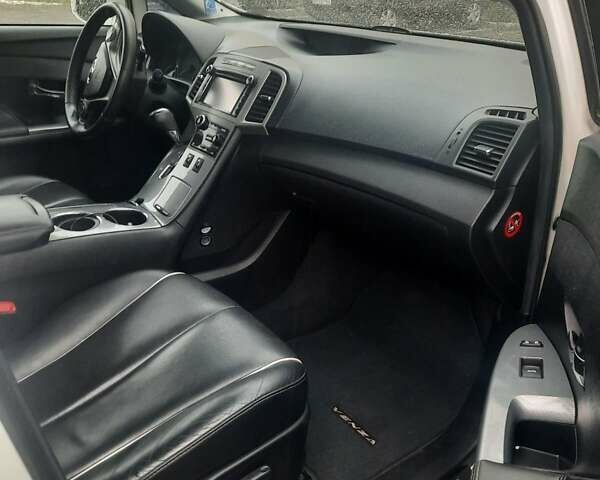 Белый Тойота Венза, объемом двигателя 2.7 л и пробегом 192 тыс. км за 16800 $, фото 6 на Automoto.ua