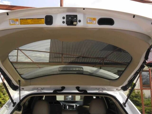 Белый Тойота Венза, объемом двигателя 2.7 л и пробегом 120 тыс. км за 15999 $, фото 12 на Automoto.ua