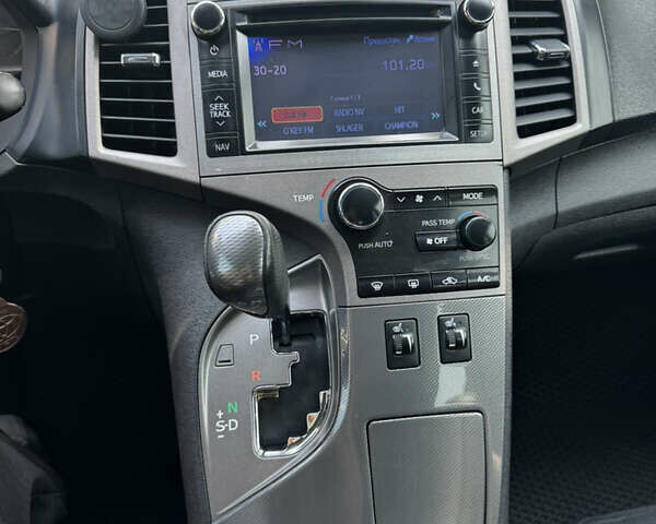 Белый Тойота Венза, объемом двигателя 2.7 л и пробегом 218 тыс. км за 17200 $, фото 23 на Automoto.ua