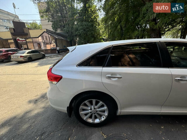 Белый Тойота Венза, объемом двигателя 3.5 л и пробегом 210 тыс. км за 19000 $, фото 3 на Automoto.ua