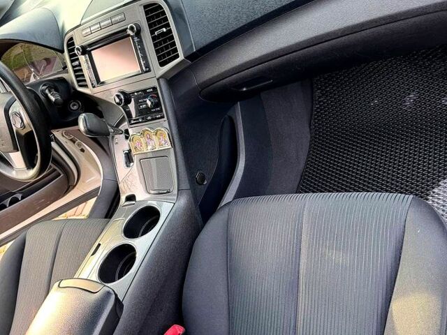 Белый Тойота Венза, объемом двигателя 2.7 л и пробегом 83 тыс. км за 15000 $, фото 4 на Automoto.ua