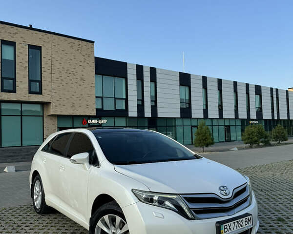 Белый Тойота Венза, объемом двигателя 2.7 л и пробегом 218 тыс. км за 17200 $, фото 3 на Automoto.ua