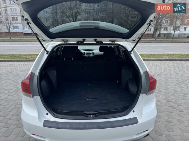 Белый Тойота Венза, объемом двигателя 2.7 л и пробегом 138 тыс. км за 15900 $, фото 4 на Automoto.ua