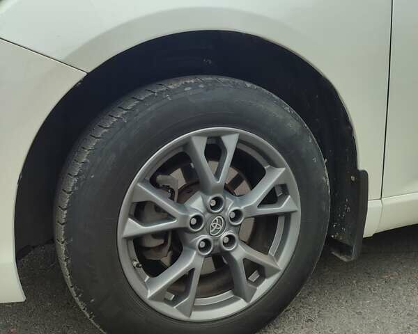 Білий Тойота Венза, об'ємом двигуна 2.7 л та пробігом 154 тис. км за 13300 $, фото 7 на Automoto.ua