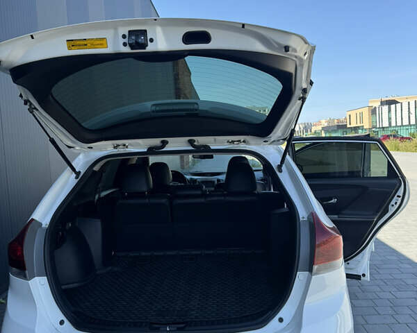 Белый Тойота Венза, объемом двигателя 2.7 л и пробегом 218 тыс. км за 17200 $, фото 19 на Automoto.ua