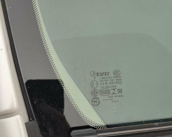 Білий Тойота Венза, об'ємом двигуна 2.7 л та пробігом 154 тис. км за 13300 $, фото 15 на Automoto.ua