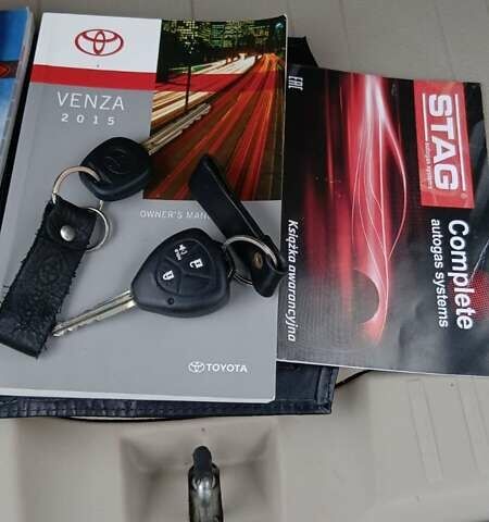 Білий Тойота Венза, об'ємом двигуна 2.7 л та пробігом 154 тис. км за 13300 $, фото 19 на Automoto.ua