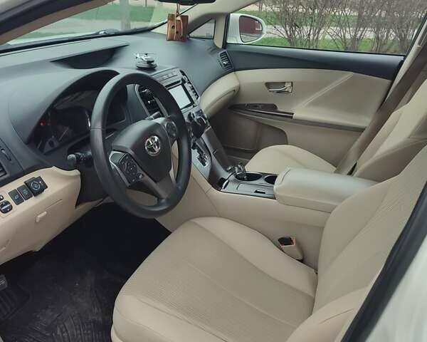 Білий Тойота Венза, об'ємом двигуна 2.7 л та пробігом 154 тис. км за 13300 $, фото 8 на Automoto.ua