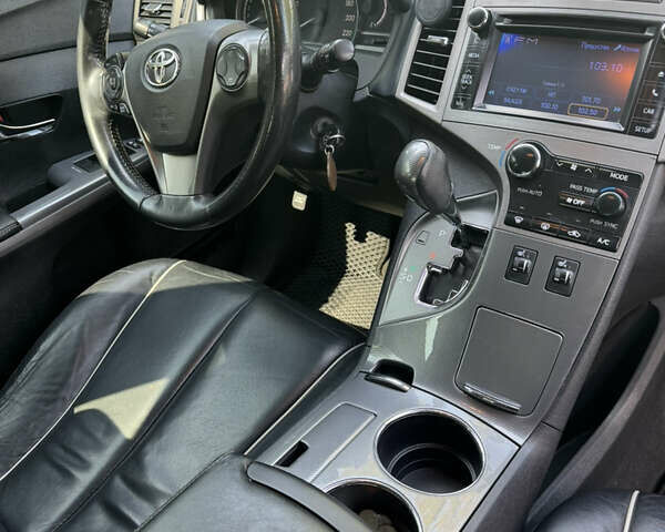 Белый Тойота Венза, объемом двигателя 2.7 л и пробегом 218 тыс. км за 17200 $, фото 27 на Automoto.ua