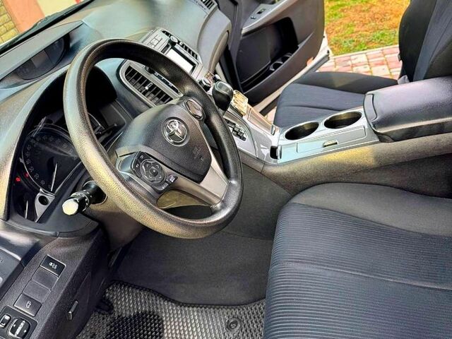 Белый Тойота Венза, объемом двигателя 2.7 л и пробегом 83 тыс. км за 15000 $, фото 6 на Automoto.ua