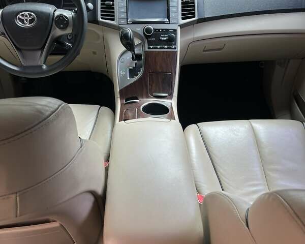 Белый Тойота Венза, объемом двигателя 2.67 л и пробегом 151 тыс. км за 13898 $, фото 7 на Automoto.ua